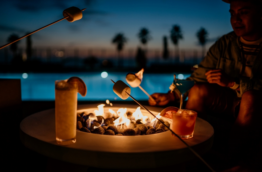 Firepit S'mores at The Seabird Resort